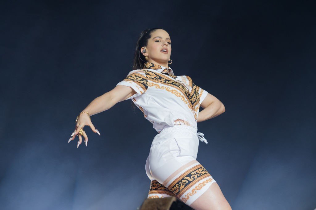 Rosalía enfrenta denuncia ante autoridades sanitarias en España; esto se sabe del caso