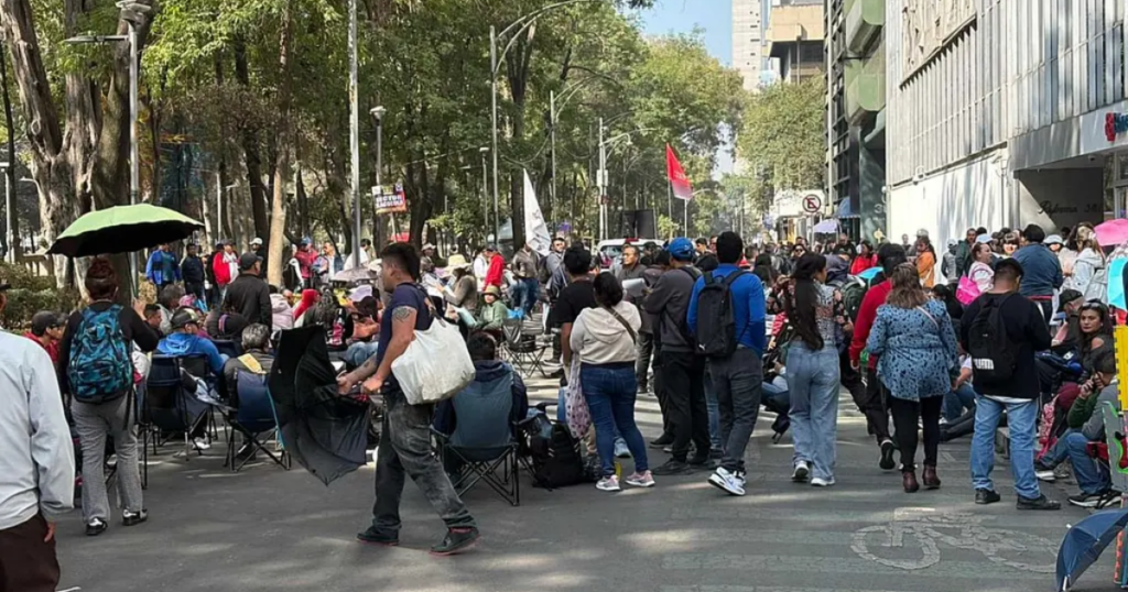 Docentes continúan movilizaciones en CDMX; ciudadanos enfrentan afectaciones viales