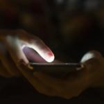 Pidió $1,500 y terminó amenazado: así operan apps “montadeudas” en CDMX