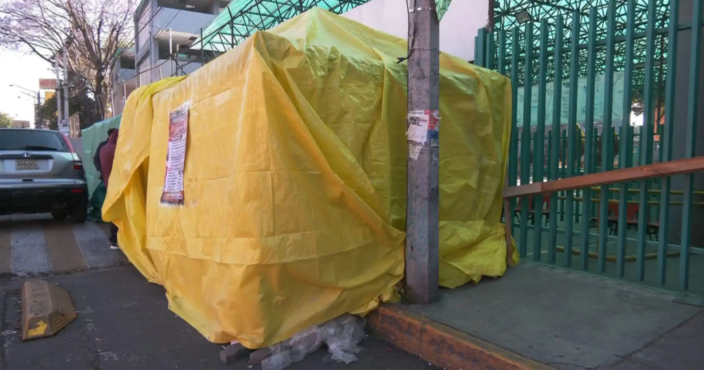 Huelga en Colegio de Bachilleres mantiene en pausa clases; estudiantes esperan solución