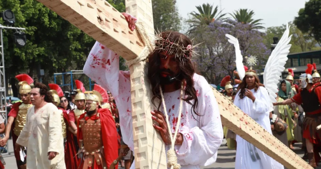 El Viacrucis de Iztapalapa reúne a miles y transforma la vida comunitaria en Semana Santa