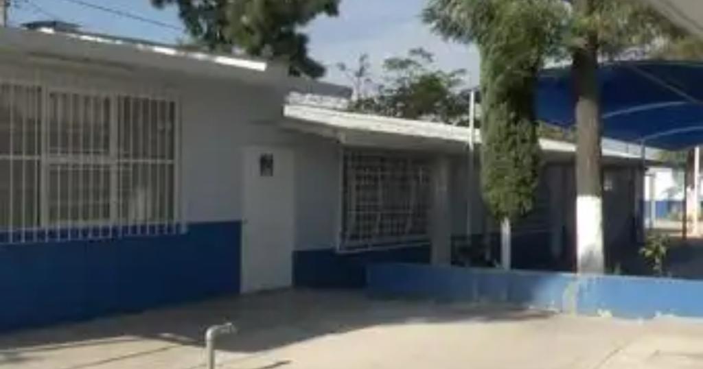 Autoridades educativas reconocen falta de recursos para reparar escuelas dañadas en Guanajuato