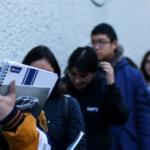 Registro a “Mi derecho, mi lugar” 2026: jóvenes buscan asegurar su lugar en preparatoria sin examen