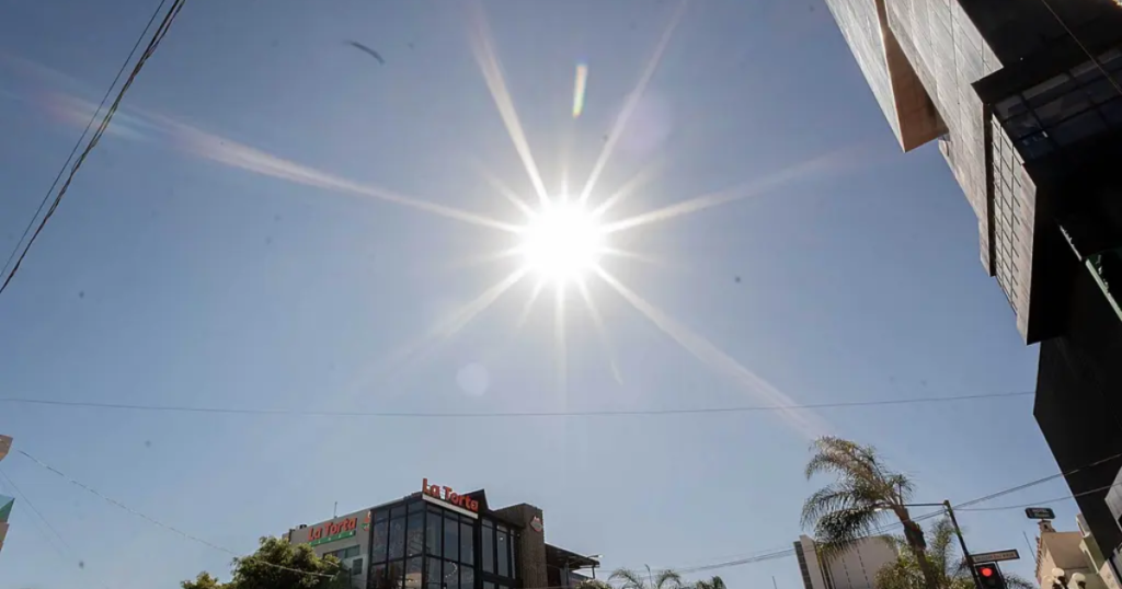 Calor extremo pone en riesgo a bebés: así pueden protegerlos las familias en CDMX