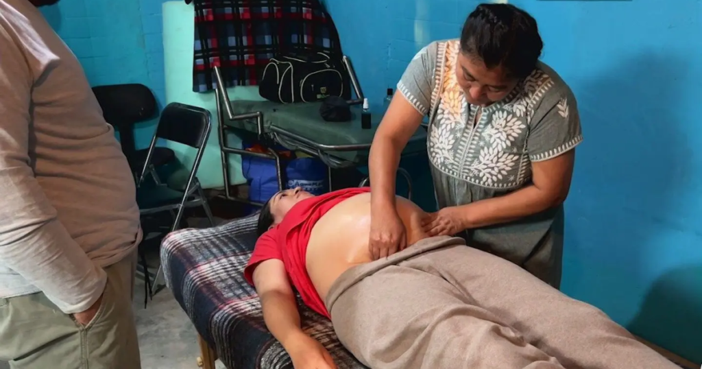Parteras tradicionales interponen amparo ante nueva norma en materia de salud