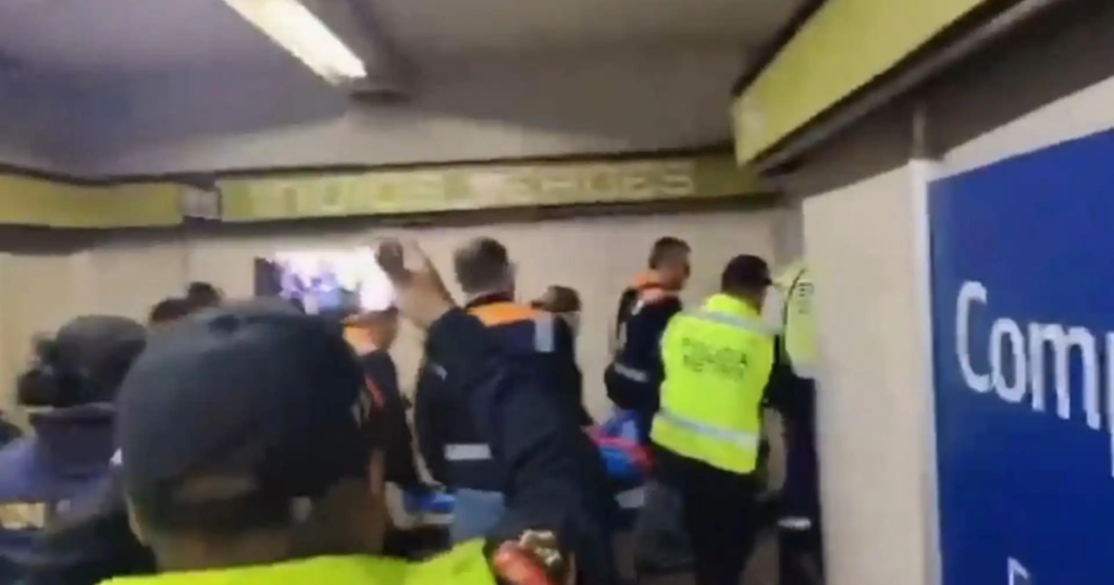 Mujer embarazada es auxiliada en el Metro Indios Verdes tras presentar contracciones
