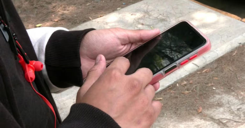 Celular, audífonos y almohadas: donde más bacterias se acumulan