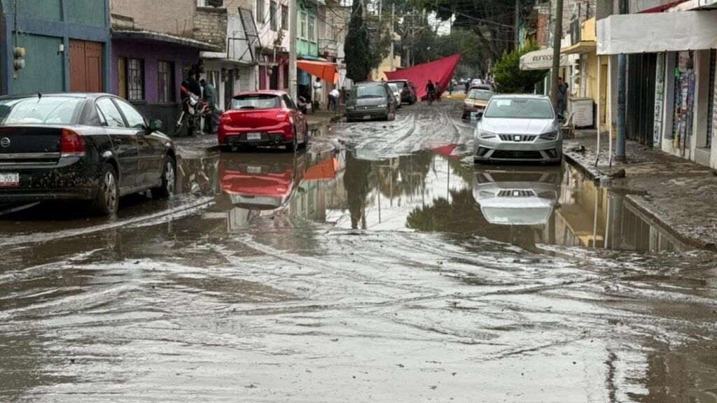 Frente frío 50: lluvias y granizo cambian el ritmo de vida en Veracruz