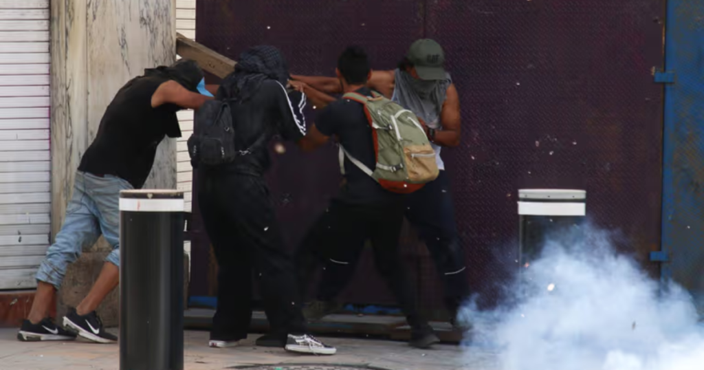 Sheinbaum llama a no generalizar tras incidentes durante protesta de la CNTE