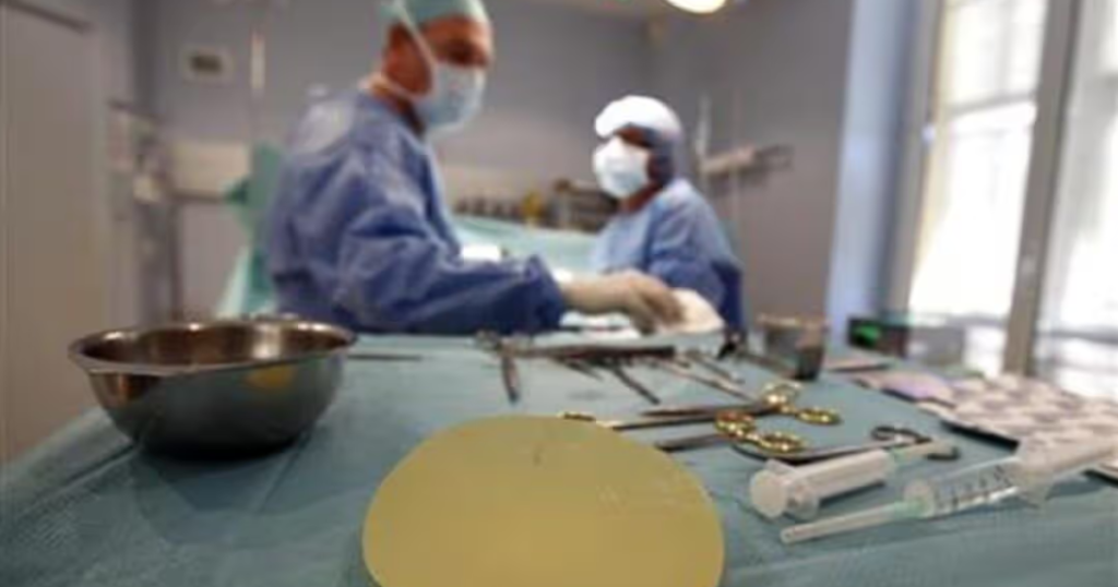 Suben a 146 los casos sospechosos de raro cáncer vinculado a implantes mamarios