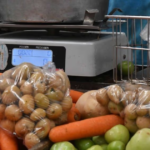 Adolescentes comen cada vez menos verduras; especialistas alertan por riesgos para su salud