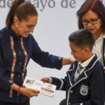 Beca Rita Cetina tendrá cambios; familias recibirán ajustes para el próximo ciclo escolar