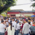 Docentes del SNTE toman instalaciones de la Secretaría de Educación de Veracruz