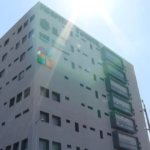 Madre denuncia presunta negligencia médica en Veracruz; su hijo permanece con muerte cerebral