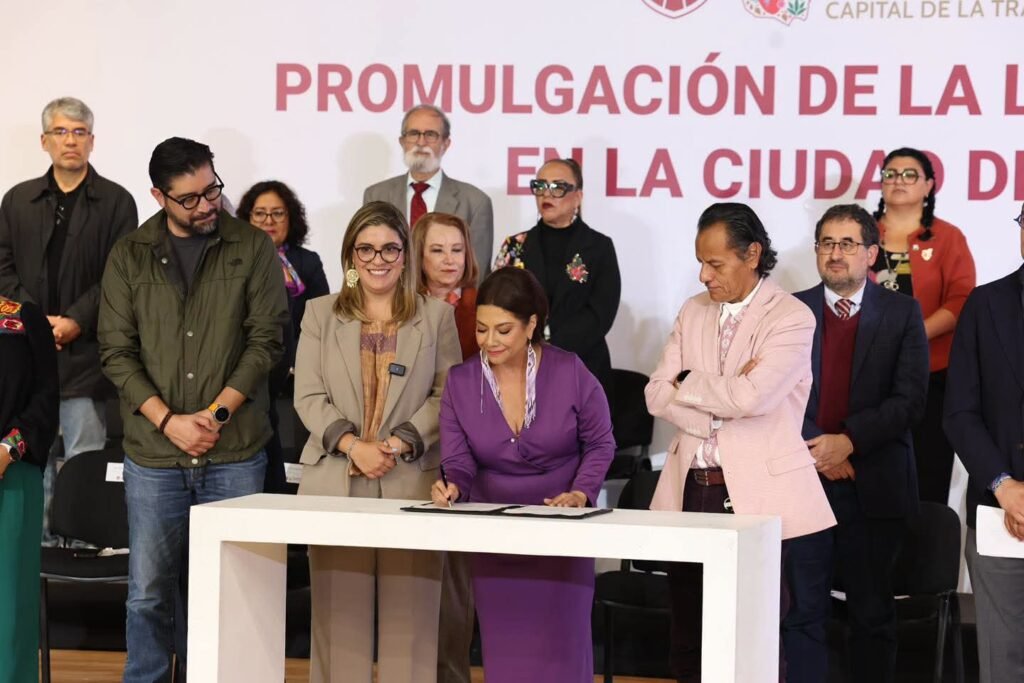 La Ciudad de México avanza en derechos sociales: Clara Brugada promulga la Ley del Sistema de Cuidados