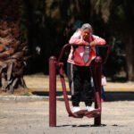 Nunca es tarde para moverse: dos amigas mayores hacen del ejercicio su mejor medicina