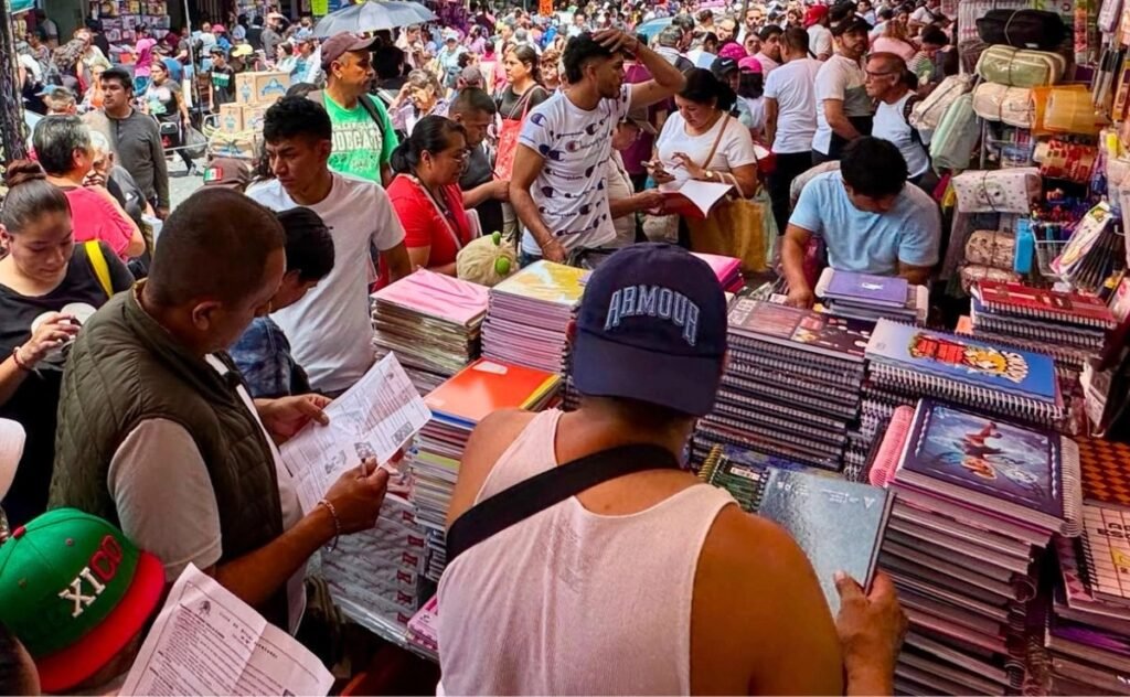 Regreso a clases cuesta más: familias buscan ahorrar en Mesones