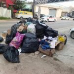 Basura se acumula en San Cristóbal tras suspensión de recolección