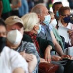“Prefiero ir a la sucursal”: el miedo de los adultos mayores ante la banca digital