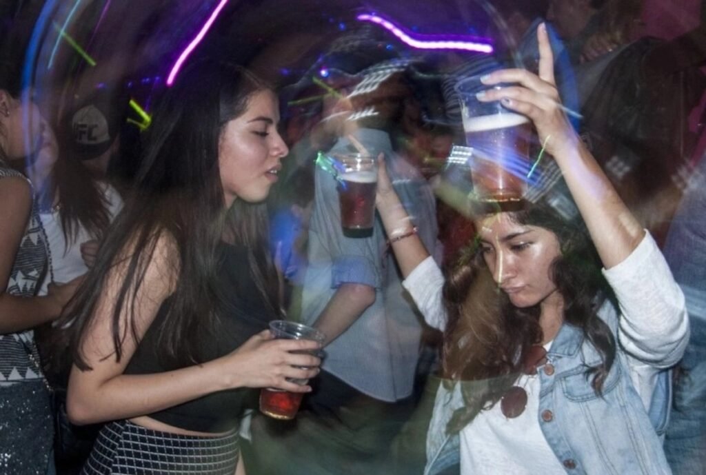 La generación Z cambia la fiesta: menos alcohol y más bebidas 0.0