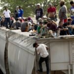 Javier cruzó México siendo niño; hoy ejerce como abogado